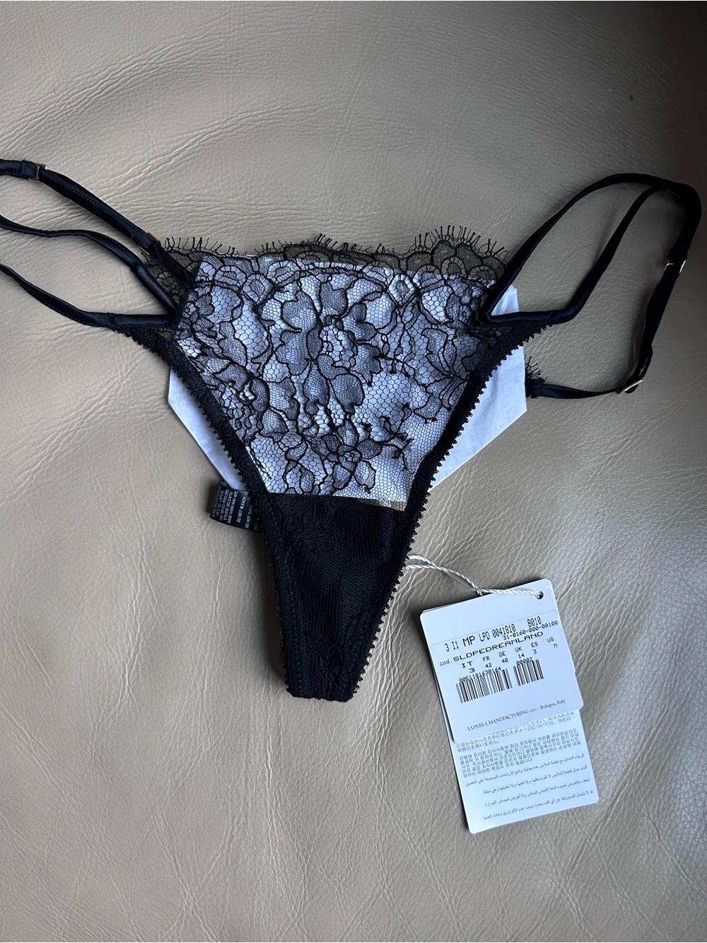 La Perla Dreamland Lace Thong in black NWT